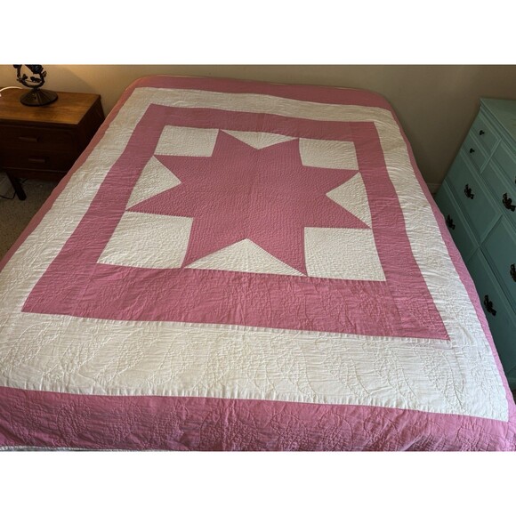 Queen Handmade Star & Angel Wings Quilt 63" x 80" Amazing Detailed Hand Quilting - Picture 3 of 16